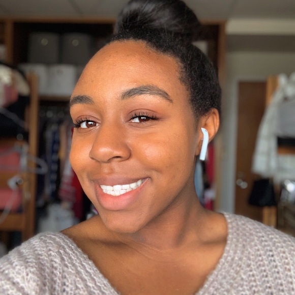 Meet your Posher, Alyssa - Picture 1 of 1